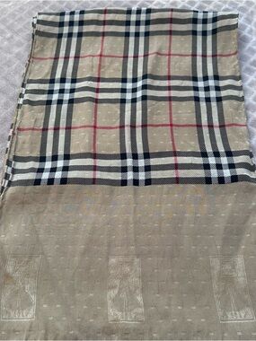 Burberry. Classic Plaid Beige silk Scarf
